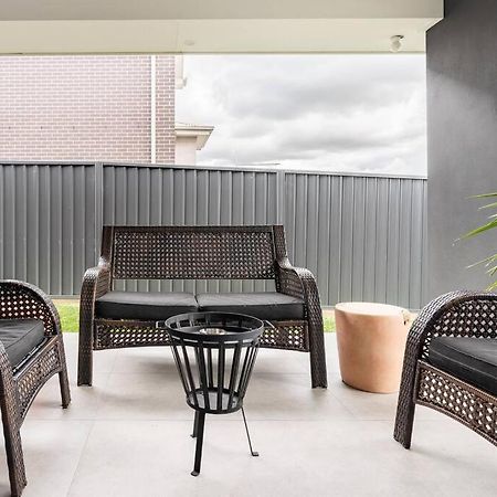 Neat 4 Bedroom In Catherine Fields Narellan Extérieur photo