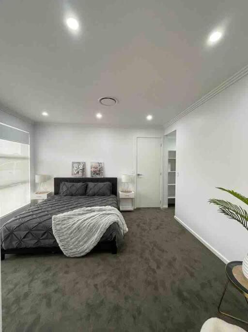 Neat 4 Bedroom In Catherine Fields Narellan Extérieur photo