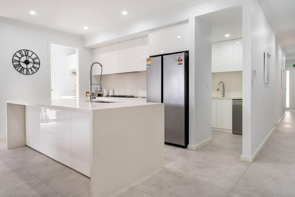 Neat 4 Bedroom In Catherine Fields Narellan Extérieur photo