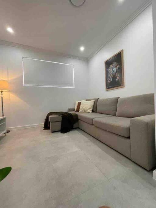 Neat 4 Bedroom In Catherine Fields Narellan Extérieur photo