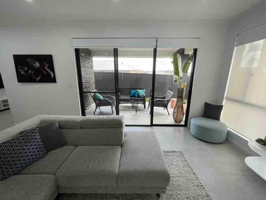 Neat 4 Bedroom In Catherine Fields Narellan Extérieur photo