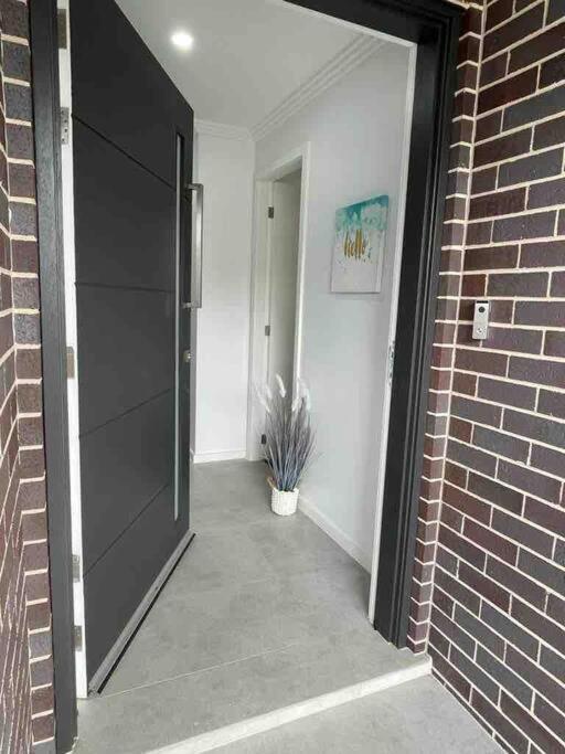 Neat 4 Bedroom In Catherine Fields Narellan Extérieur photo