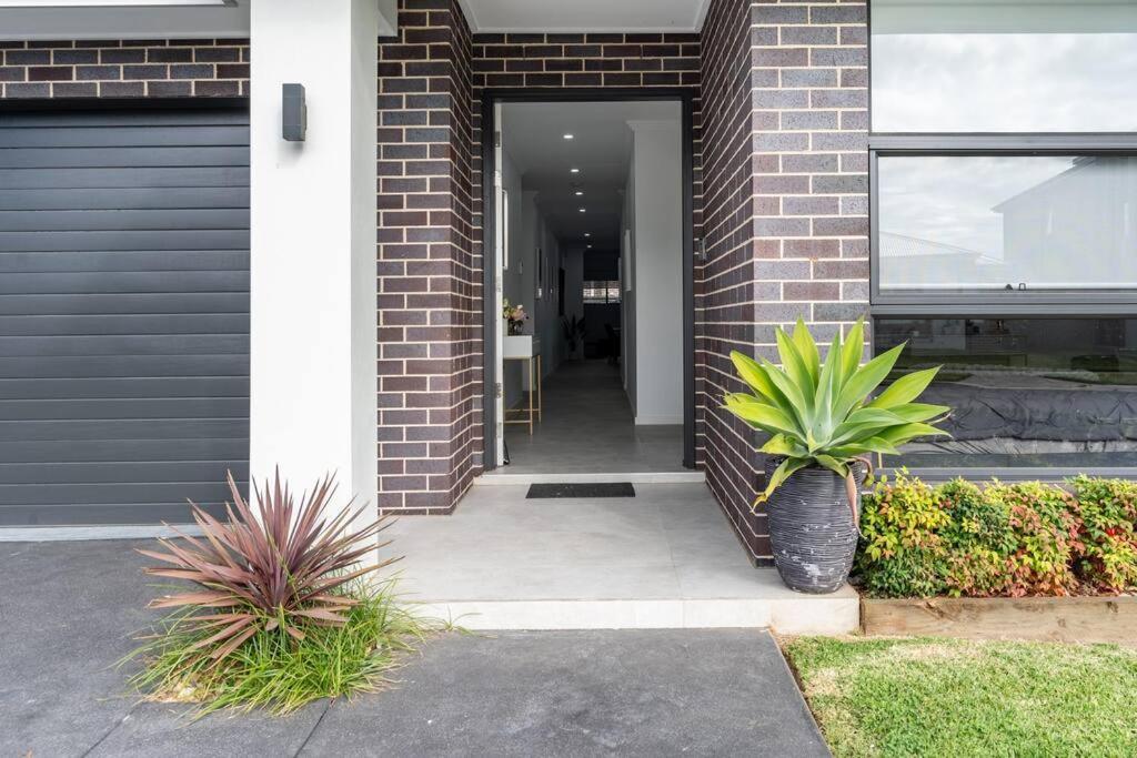 Neat 4 Bedroom In Catherine Fields Narellan Extérieur photo